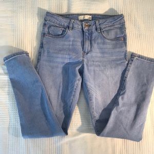 Light blue Zara girls skinny jeans